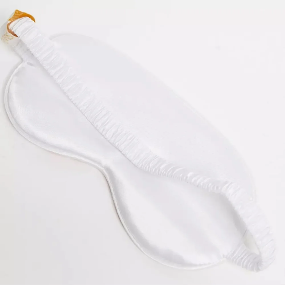 SMUG | Kiss Kiss Satin Sleep Mask - Picture 3 of 8